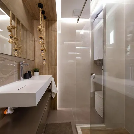 Symphony Apartment Warna